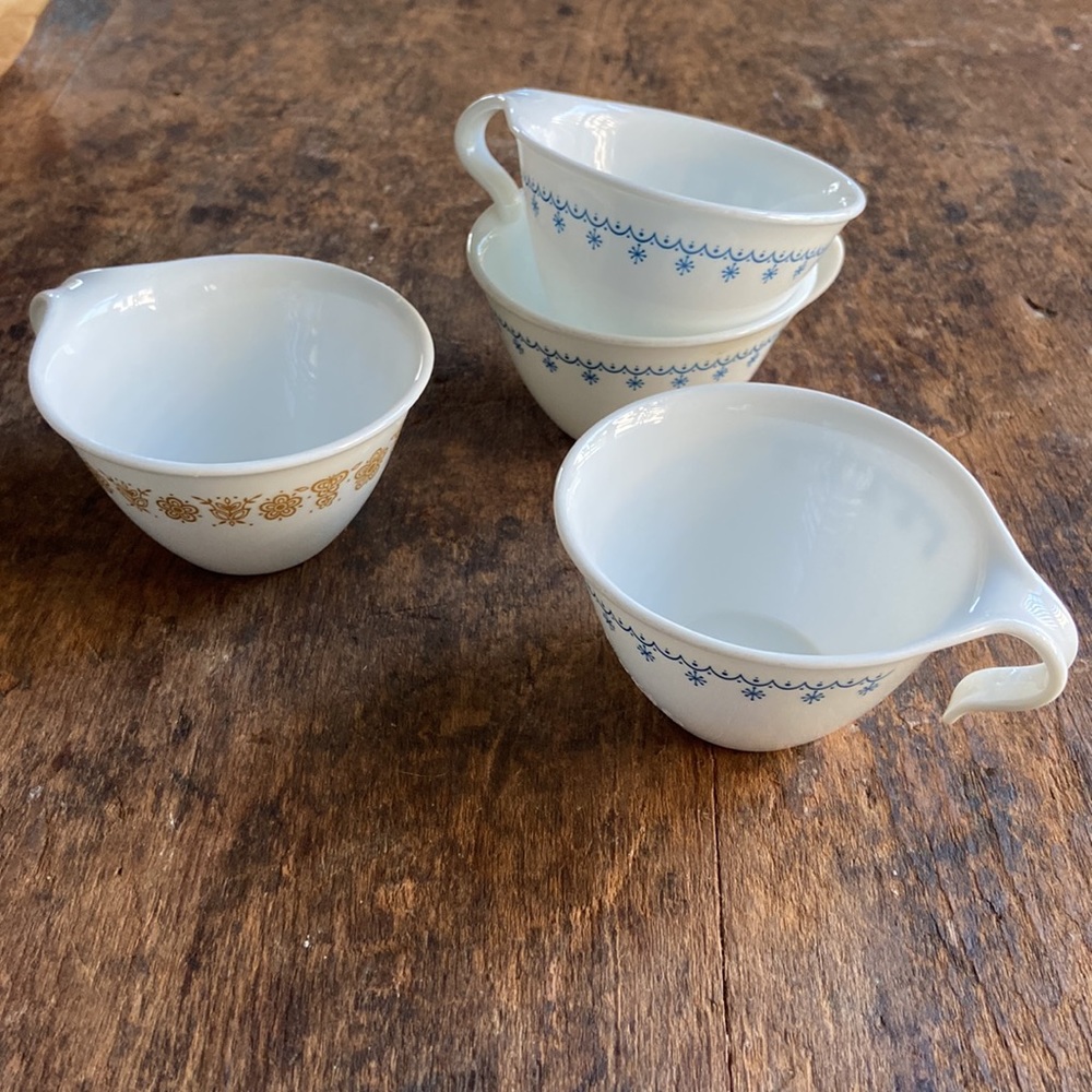 4 Corelle mugs